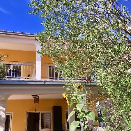 In With Seaview, Terrace, Wifi Apartamento