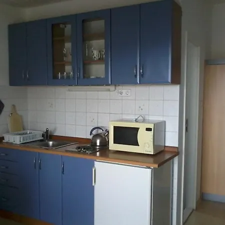 Apartment In With Seaview, Terrace, Wifi Razanj