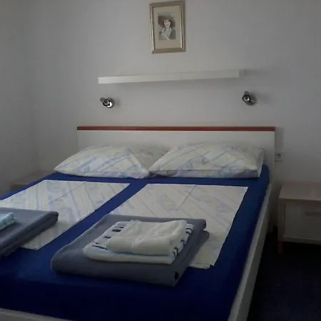 In With Seaview, Terrace, Wifi Razanj