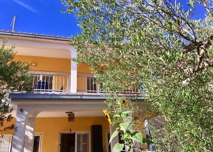 In With Seaview, Terrace, Wifi Apartamento