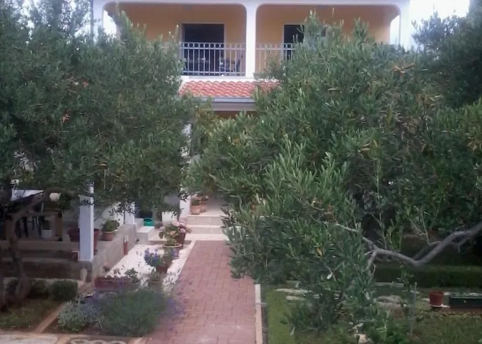 In With Seaview, Terrace, Wifi Appartement *