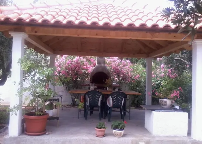 In With Seaview, Terrace, Wifi Apartamento Ražanj